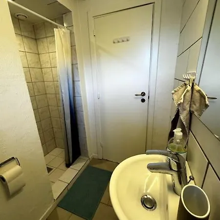 Hyggelig Kaelderlejlighed Apartment