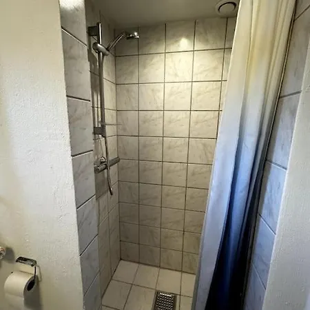 Hyggelig Kaelderlejlighed Apartamento Odense