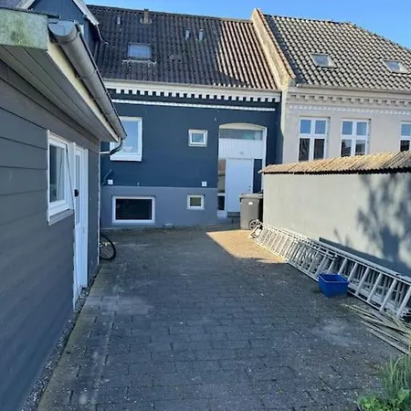 Lägenhet Hyggelig Kaelderlejlighed Odense